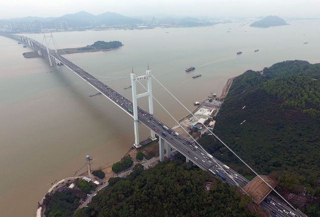 广东省虎门市大桥的视频，一座城市的骄傲与变迁的见证者