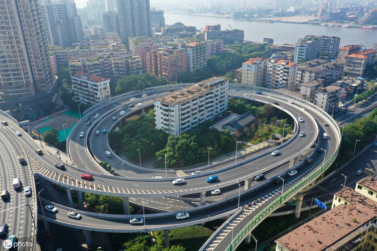 航拍广东省广州城市，繁华都市的壮丽画卷