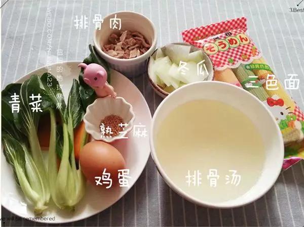 几个月大的宝宝可以吃面条？营养辅食的逐步引入与宝宝的成长发育